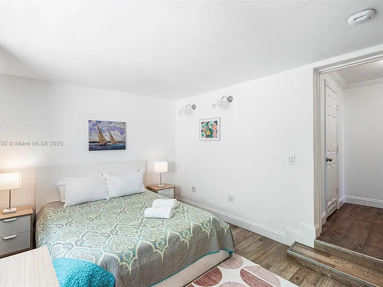 1428 SW 11th Ter — Photo 23