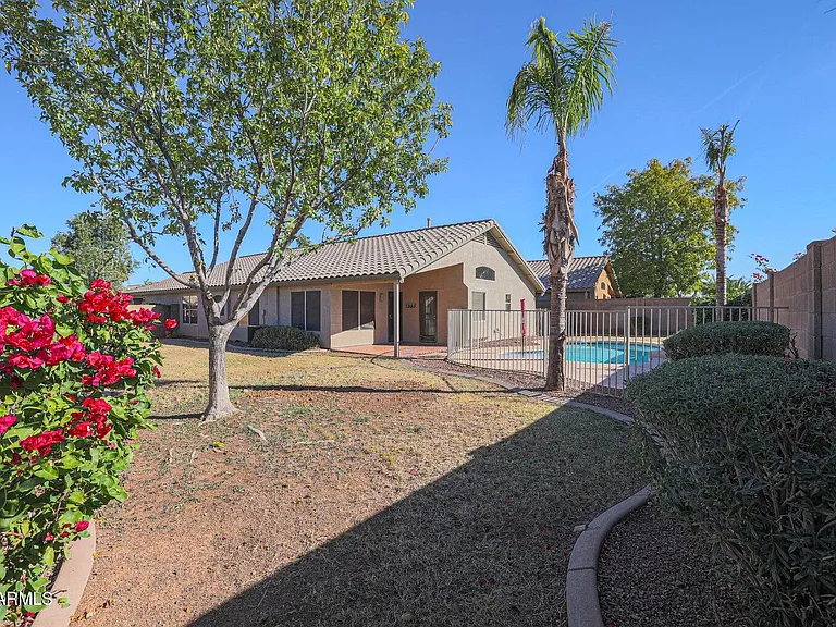10269 W Patrick Ln — Photo 30