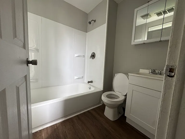 354 Blatchley Ave #B2 — Photo 12