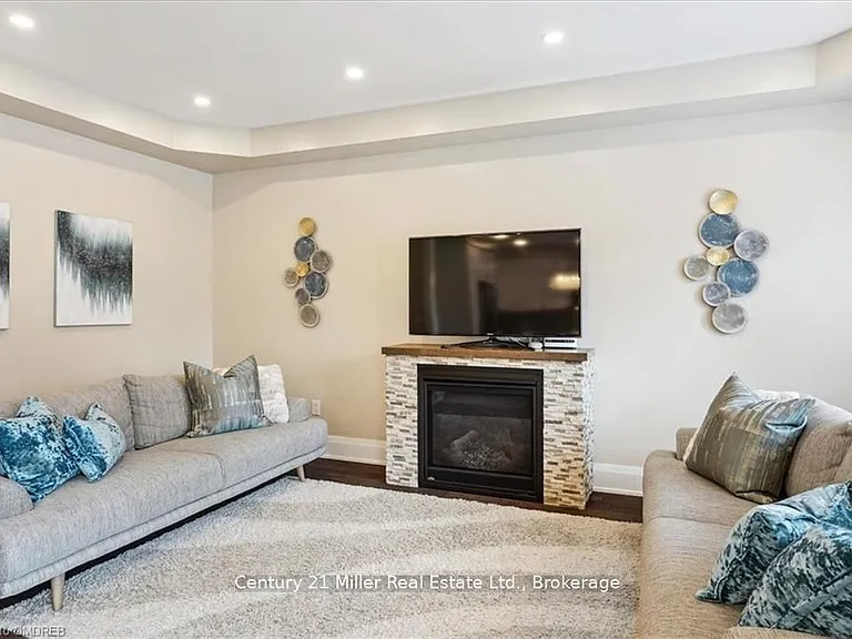 3083 Streamwood Pass — Photo 9