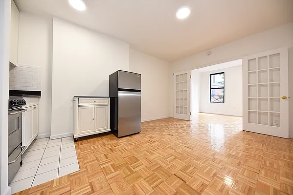 Rented by Buchbinder & Warren | media 9