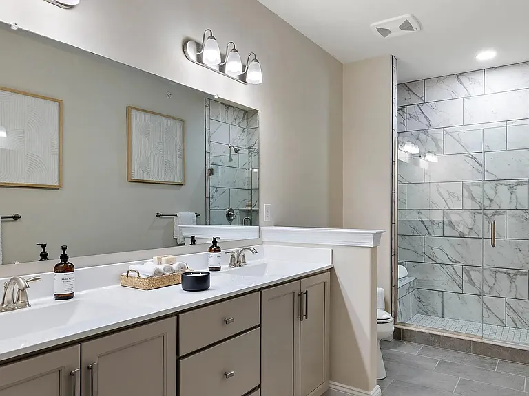 1112 Meadowlark Dr — Photo 3