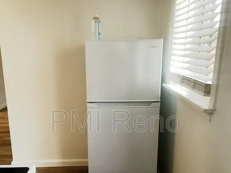 251 E Arroyo St #2 — Photo 4