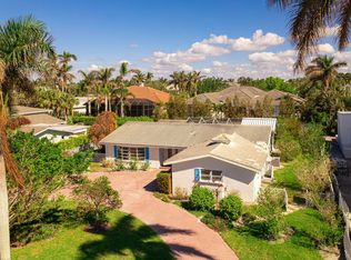 2710 Leeward Ln, Naples, FL 34103