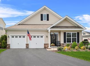 17 Juniper Cir, Middletown, NY 10940