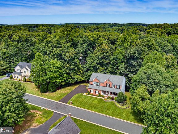 2nd image of 5104 Robins Perch Ln