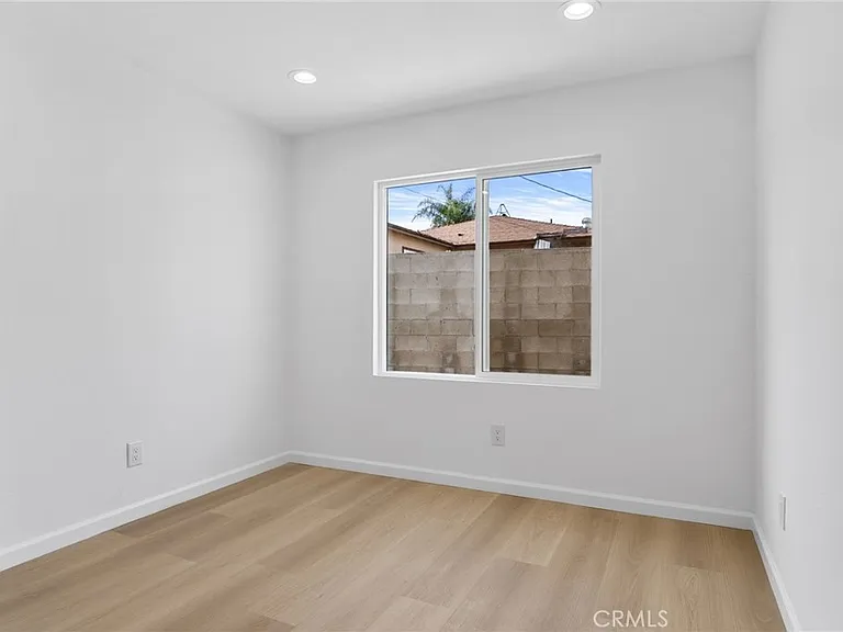 4747 Pixie Ave — Photo 7