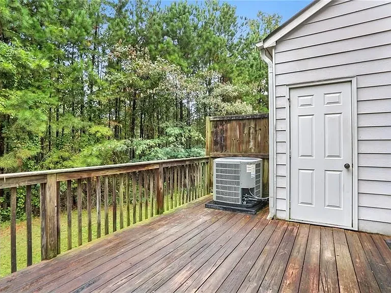 2849 Parkway Close — Photo 3