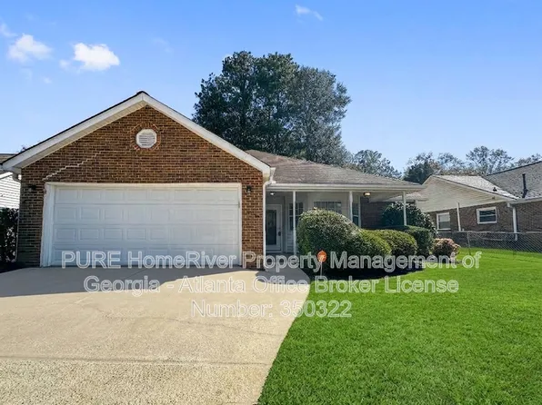 140 Landing Dr, Fayetteville, GA 30214