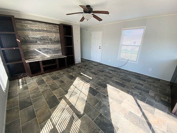 5th image of 110 Dennis Ln