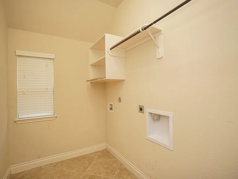 1215 Watercrest Park Ln — Photo 19