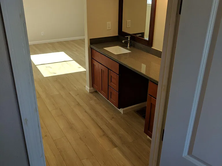 1925 Hackett Ave #1 — Photo 18