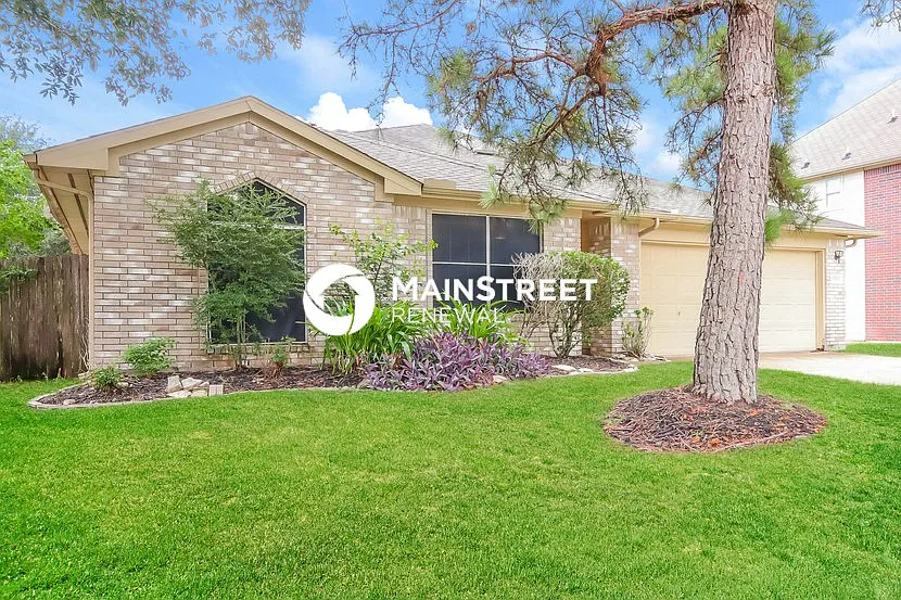 17519 Coventry Oaks Dr — Photo 1