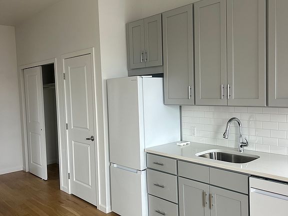 3rd image of 99 Seeley St #4A