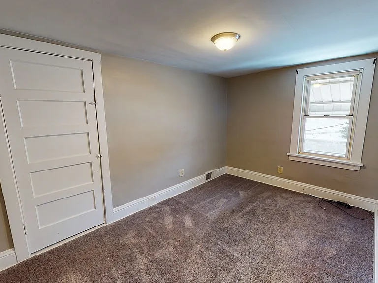 208 S 5th St — Photo 28