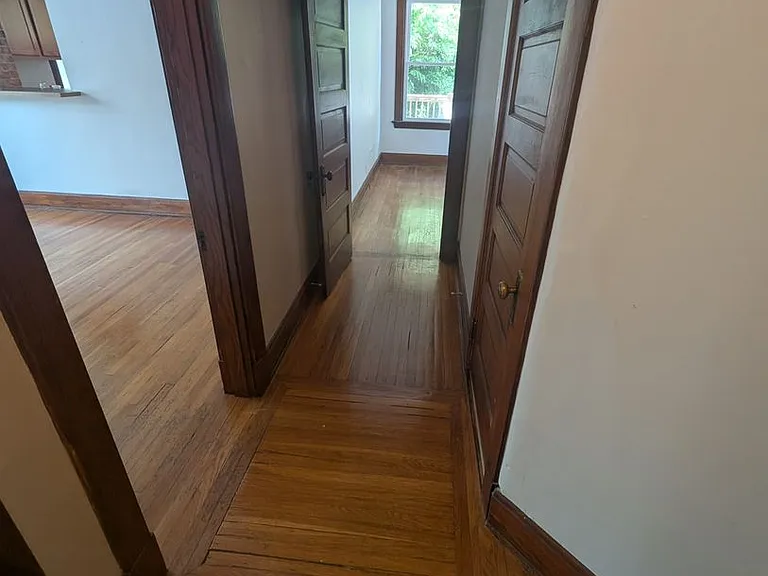 3111 Linwood Ave — Photo 4
