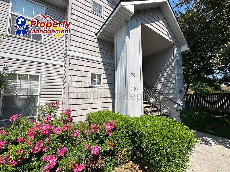 Building Photo - 11884 W Cloverbrook Ln #201