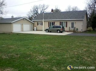 211 3rd Ave, Emery, SD 57332