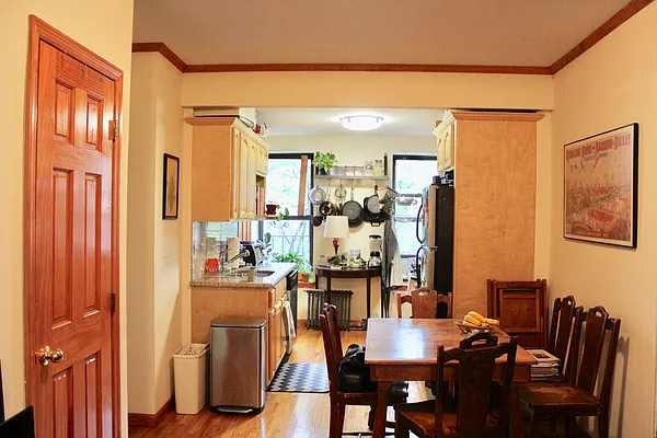 Rented by R New York | media 21