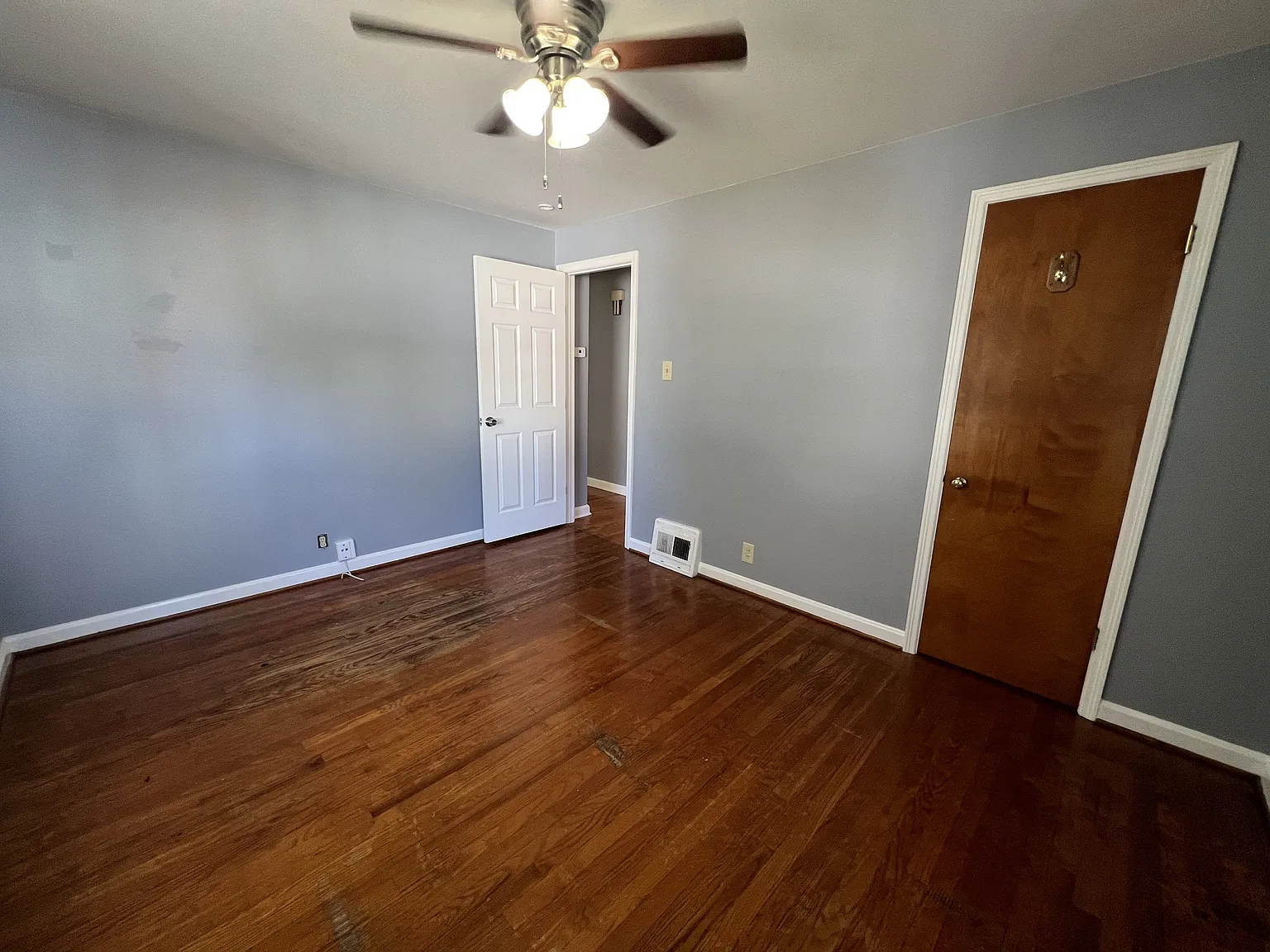 1120 BLISS - 1 — Photo 4