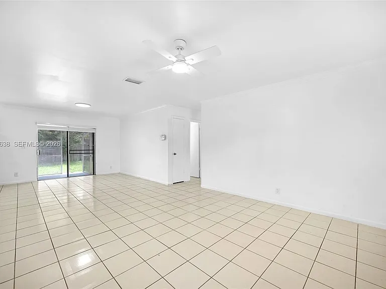304 SW 77th Ave — Photo 11