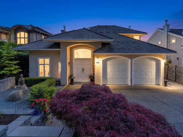 2322 Lawson Ave, West Vancouver, BC V7V 2E6