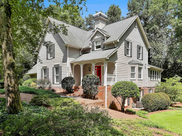 355 Carriage Dr, Fayetteville, GA 30214