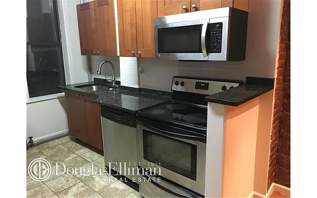 Rented by Douglas Elliman | media 19