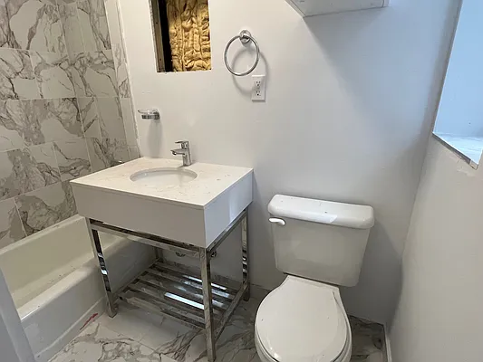 Rented by J PRESTON AND ASSOCIATES INC | media 20