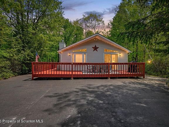 3rd image of 72 Hawthorn Dr