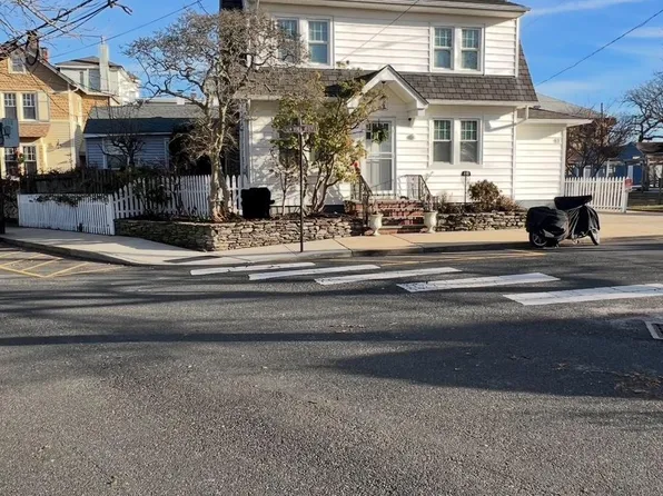 12 New York Ave, Ocean Grove, NJ 07756