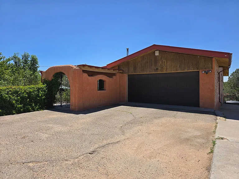 166 Galisteo Ln — Photo 2