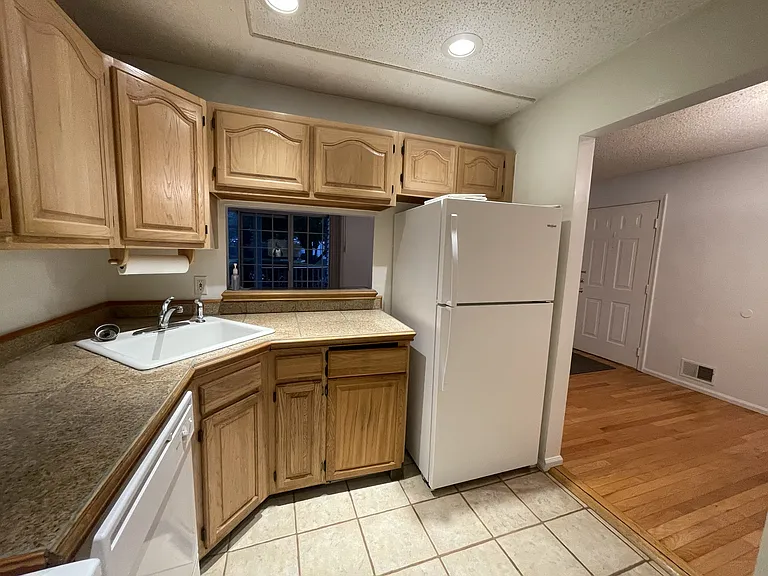 1138 Sycamore Ln — Photo 7