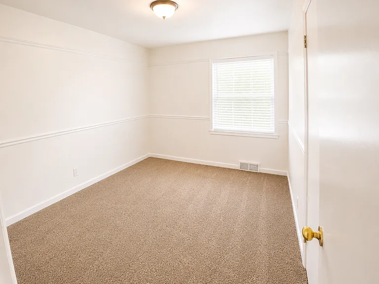 534 E 3050 N — Photo 2