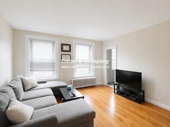 217 Newbury St APT 4, Boston, MA 02116