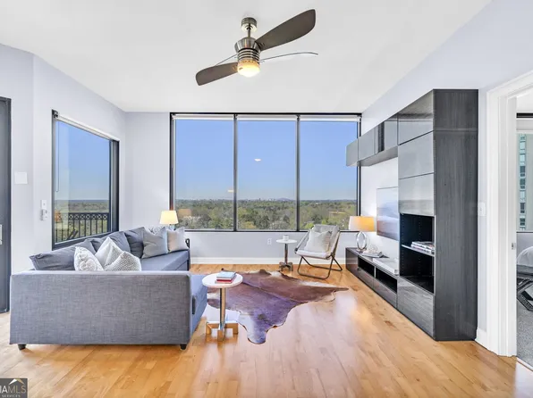 2828 Peachtree Rd NW APT 1703, Atlanta, GA 30305