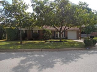 5003 Coronet Ln, Arlington, TX 76017