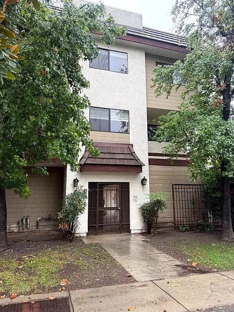 3 bed, 2.5 bath, 1400 sqft, $3,750 — Photo 1
