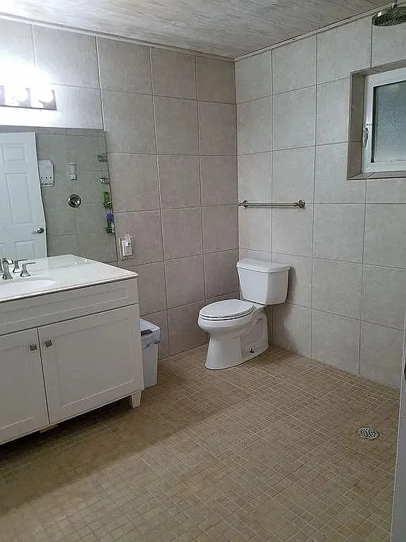 Meyer Ave Home — Photo 4