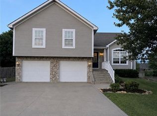 3705 Lee Ct, Leavenworth, KS 66048