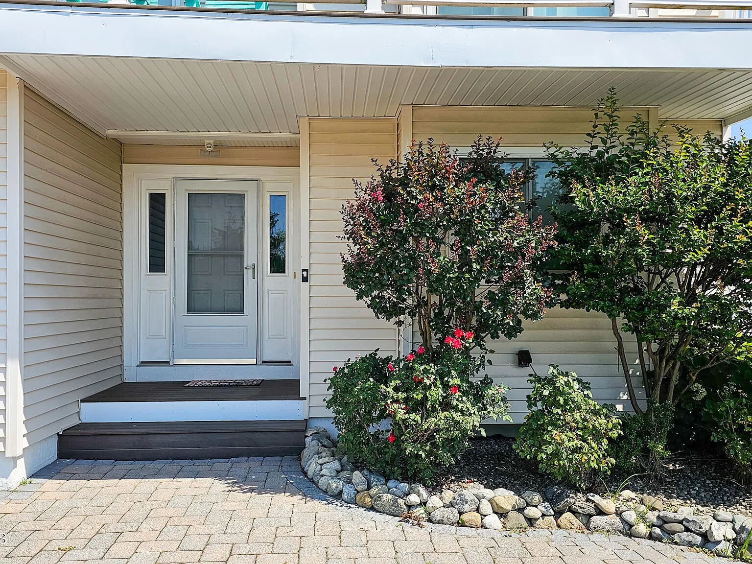 4 bed, 2.5 bath, 2946 sqft, $3,100 — Photo 2