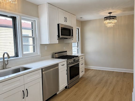 Kitchen with eating area