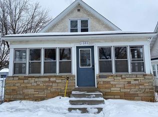 1303 Woodbridge St, Saint Paul, MN 55117