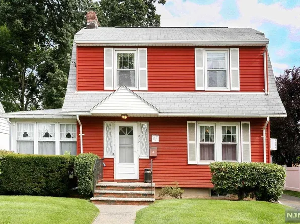 217 Monmouth Ave, New Milford, NJ 07646