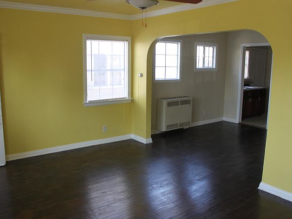 3rd image of 1015 W 65th St