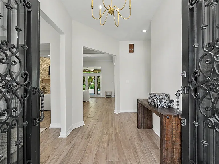 60 La Jolla Cir — Photo 4