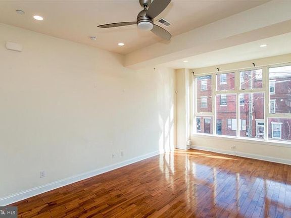 3rd image of 1860 Frankford Ave #B