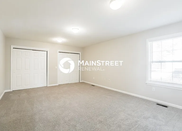 2430 Wilson Ave — Photo 9