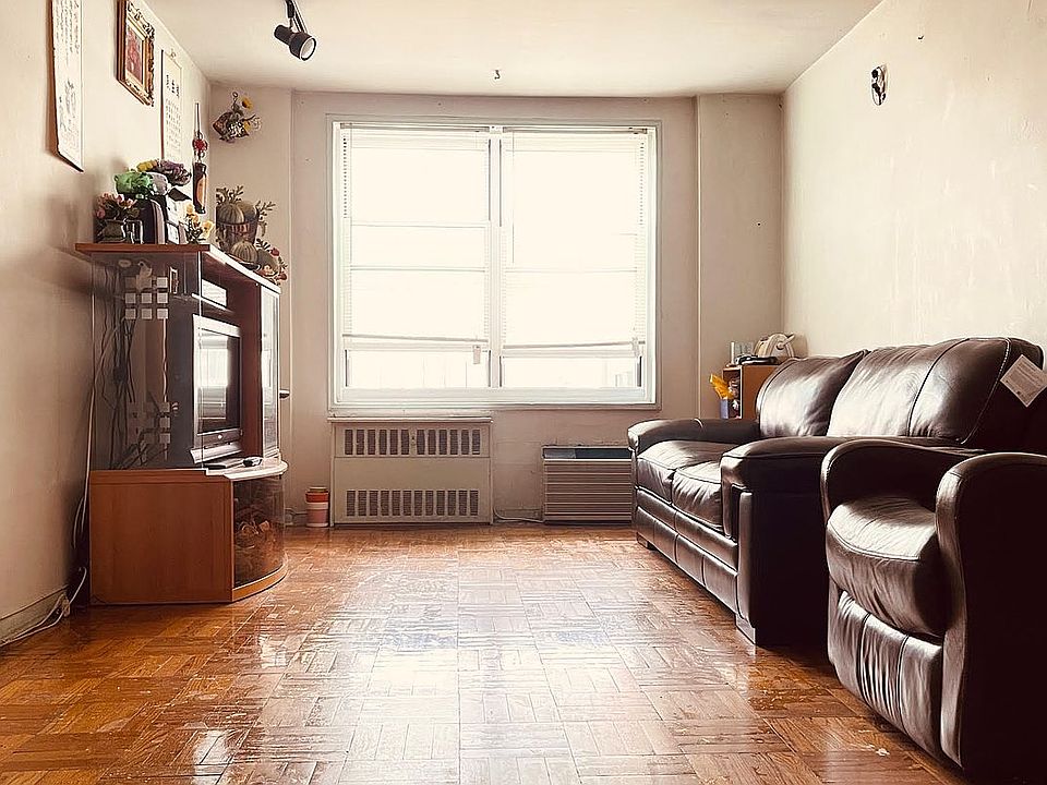 1st image of 142-05 Roosevelt Ave #210