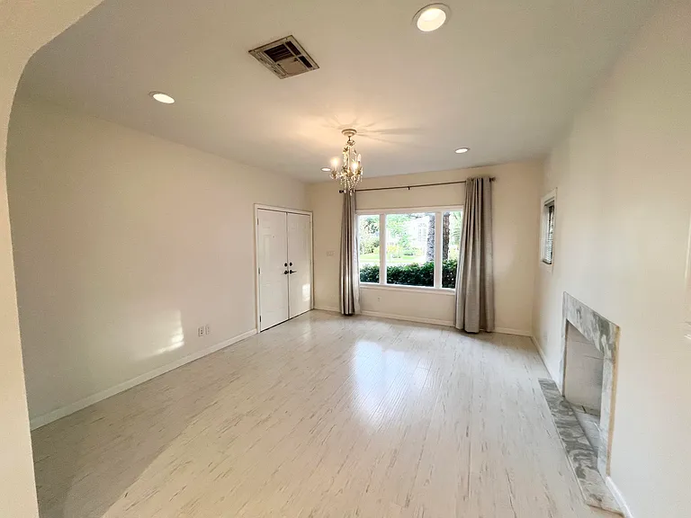 431 Ardmore Rd — Photo 4